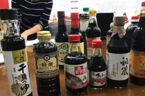 娱乐吃瓜酱油腻大叔,吃瓜酱油腻大叔的趣味解读