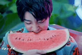 娱乐吃瓜君王俊凯,娱乐圈吃瓜界的“瓜王”揭秘