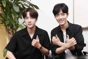 吃瓜娱乐王一博肖战,瓜田里的青春偶像风云录