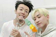 娱乐八卦吃瓜配图大全,趣味盎然的吃瓜瞬间，配图大全揭秘热点瞬间